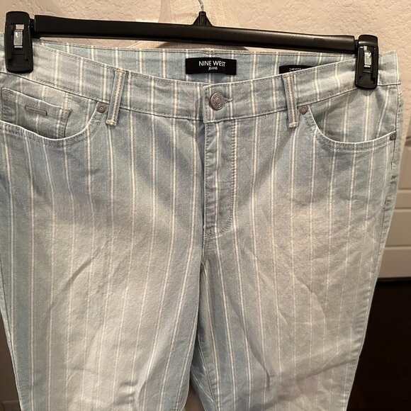 NINE WEST Chrystie Distressed Capri Jean - 14 - Picture 6 of 10